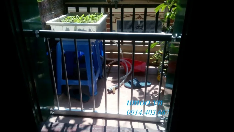 Chặn cửa phòng không cần khoan bước qua