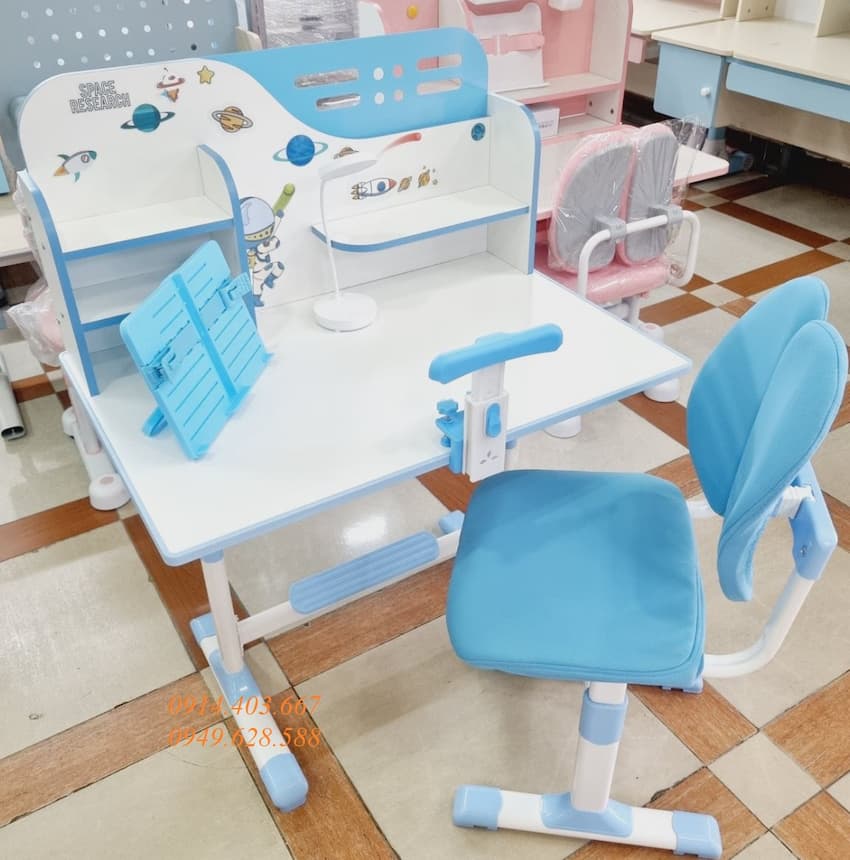 Bàn học chống gù UM2505 kèm ghế 3 Bàn học chống gù UM2505 kèm ghế cho bé vào lớp 1, tiểu học, cấp 2
